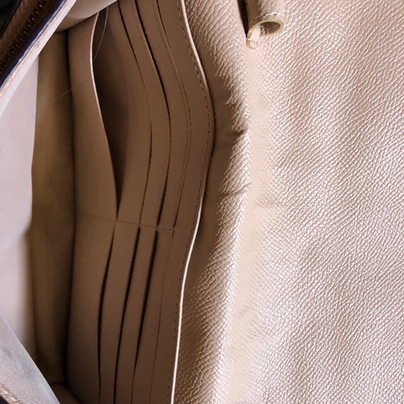 ❌SOLD❌ Coach Crossbody Pochette - Picture 4 of 6